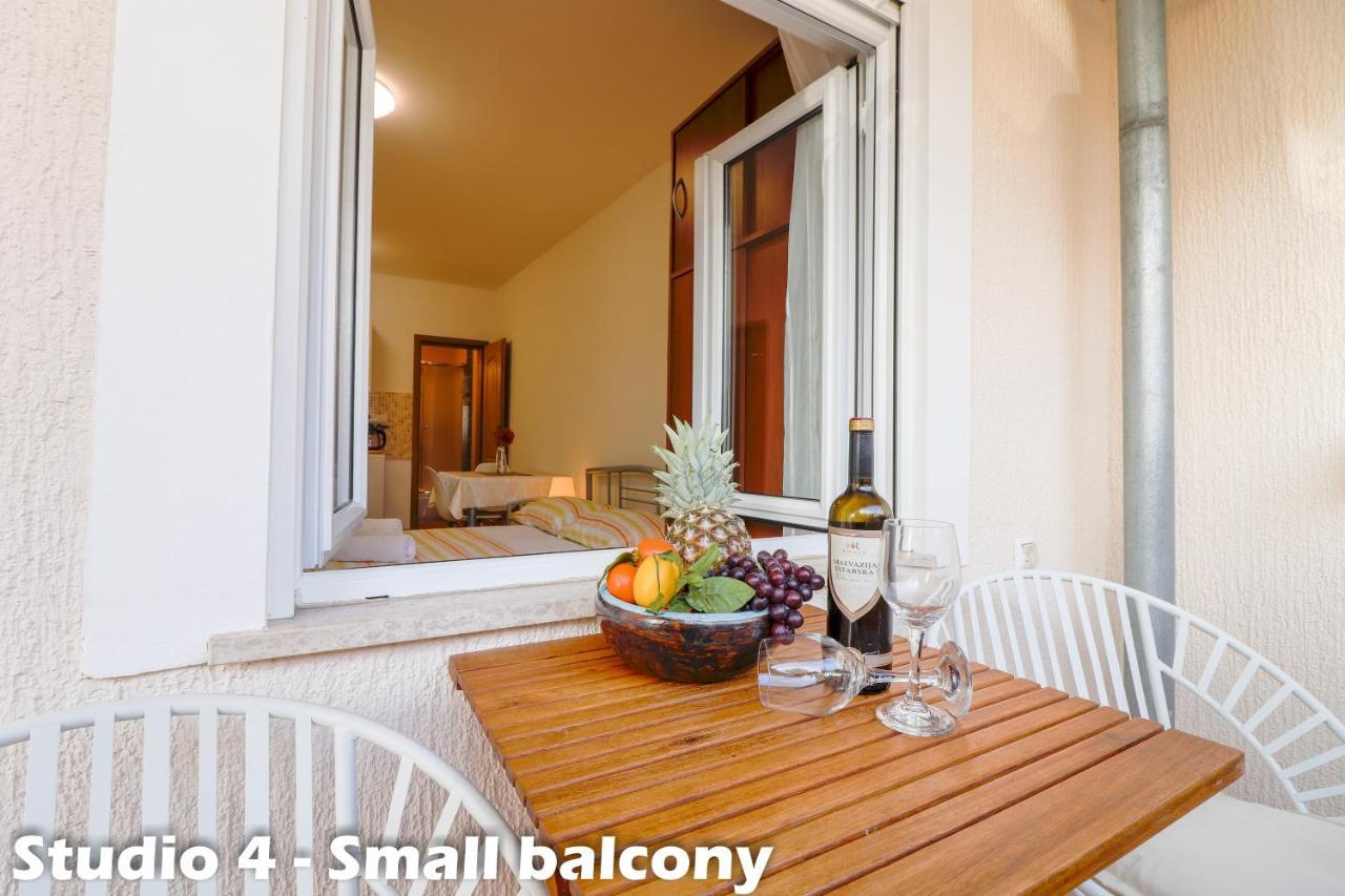 ורסאר Apartments Juric מראה חיצוני תמונה