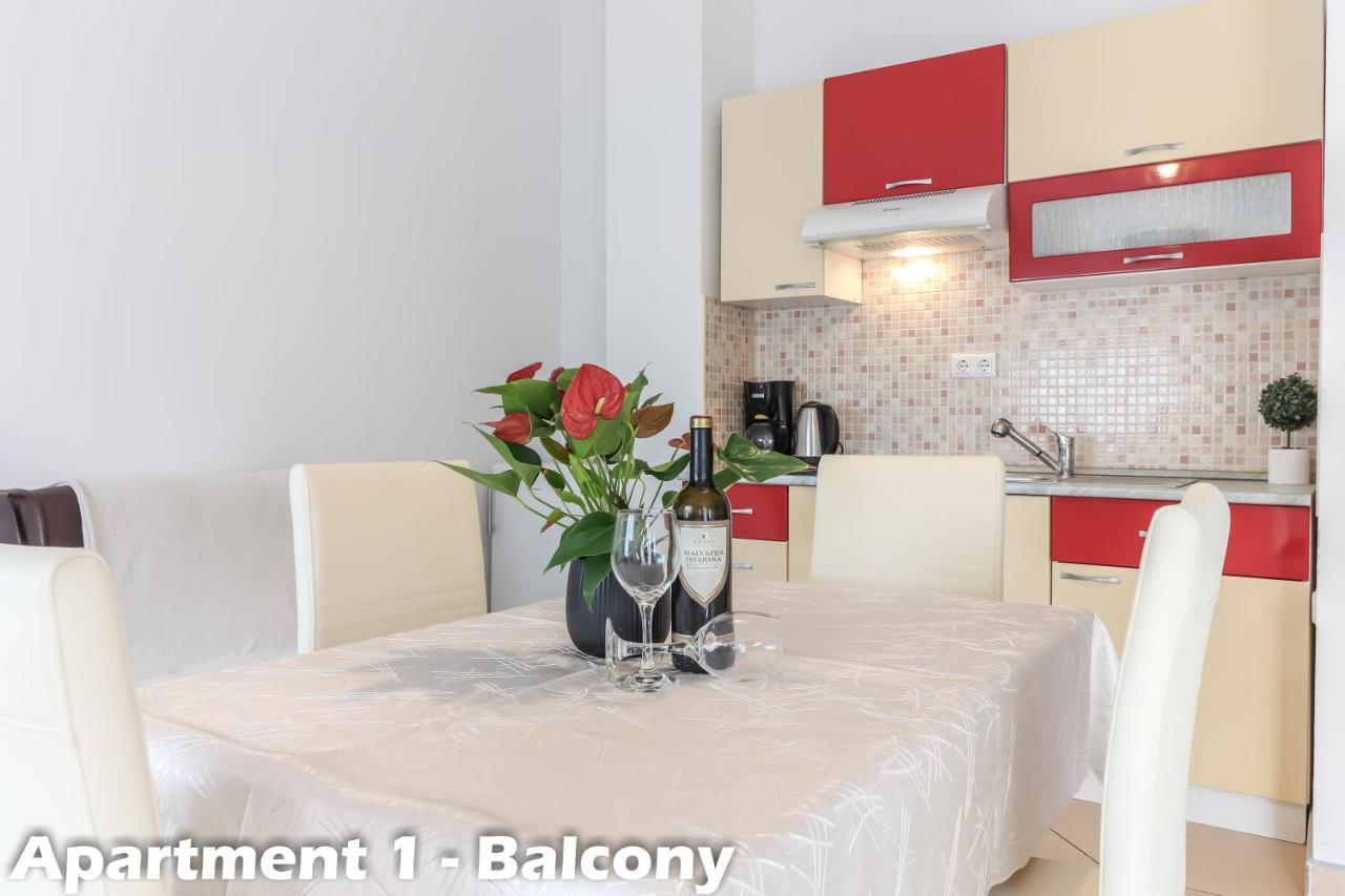 ורסאר Apartments Juric מראה חיצוני תמונה