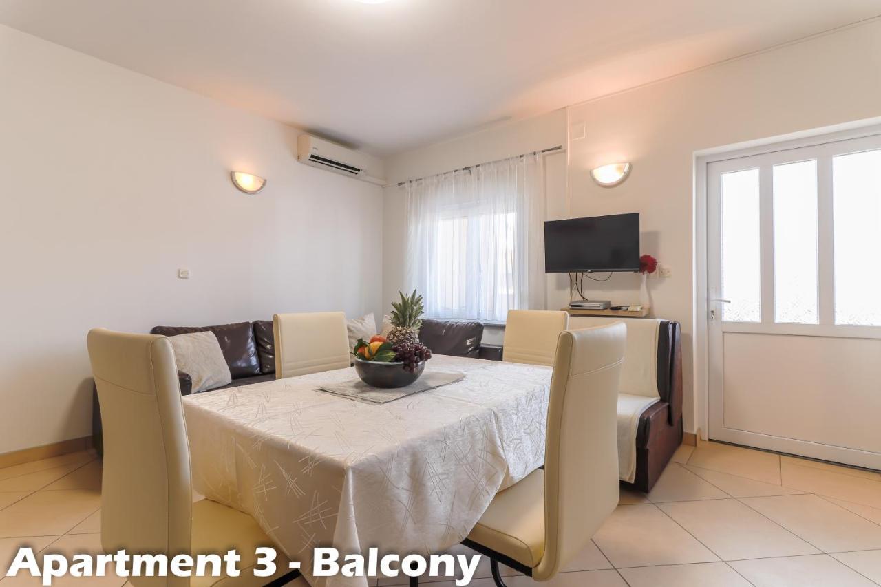 ורסאר Apartments Juric מראה חיצוני תמונה