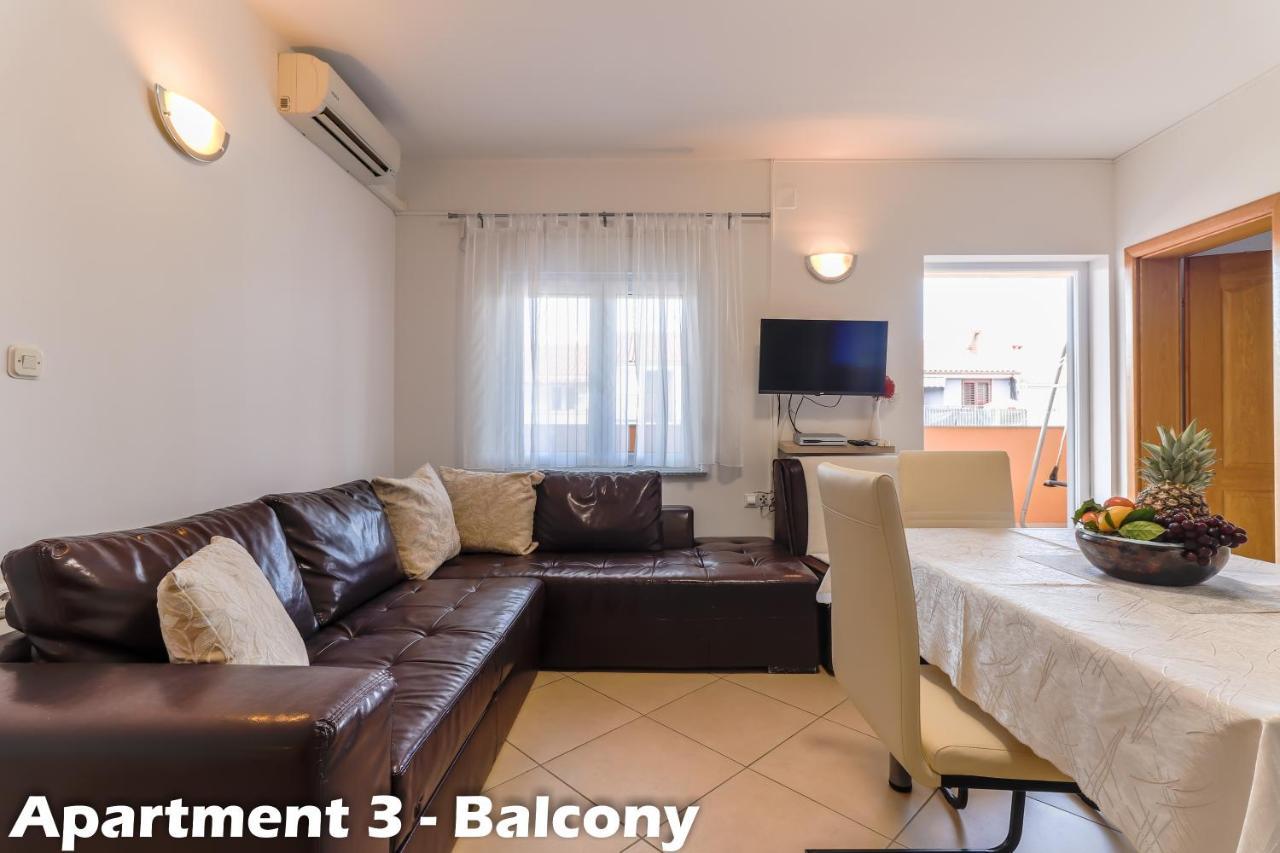ורסאר Apartments Juric מראה חיצוני תמונה