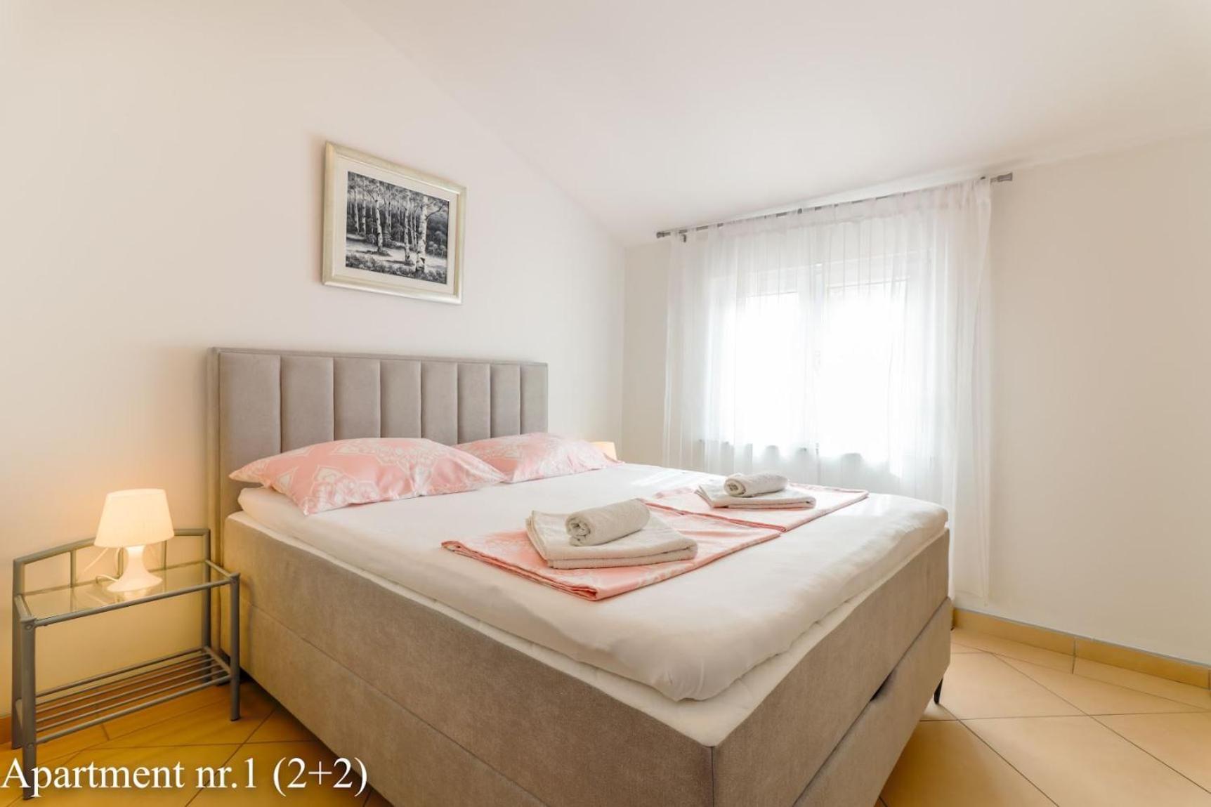 ורסאר Apartments Juric מראה חיצוני תמונה