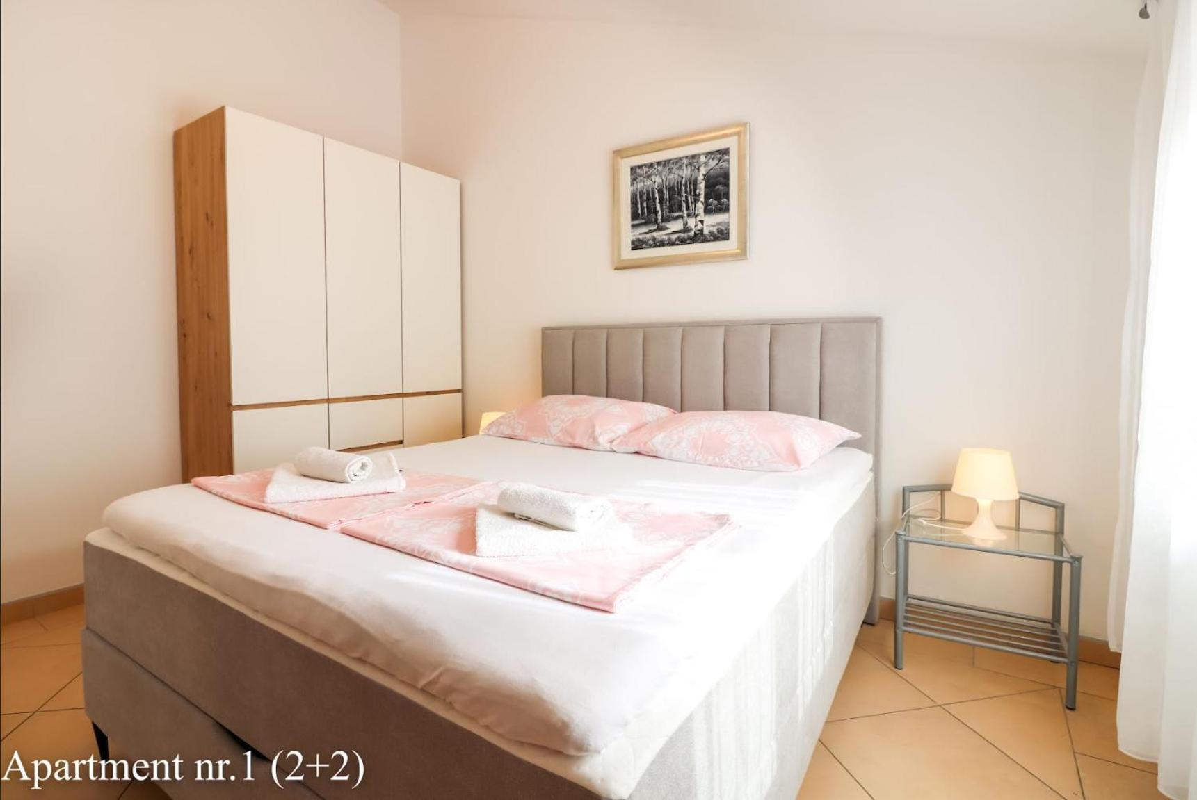 ורסאר Apartments Juric מראה חיצוני תמונה